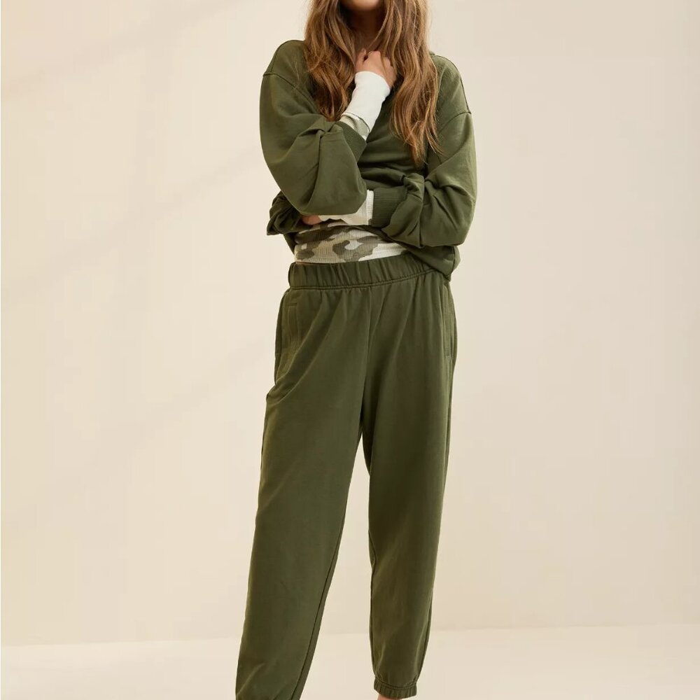 Aerie Lounge Set